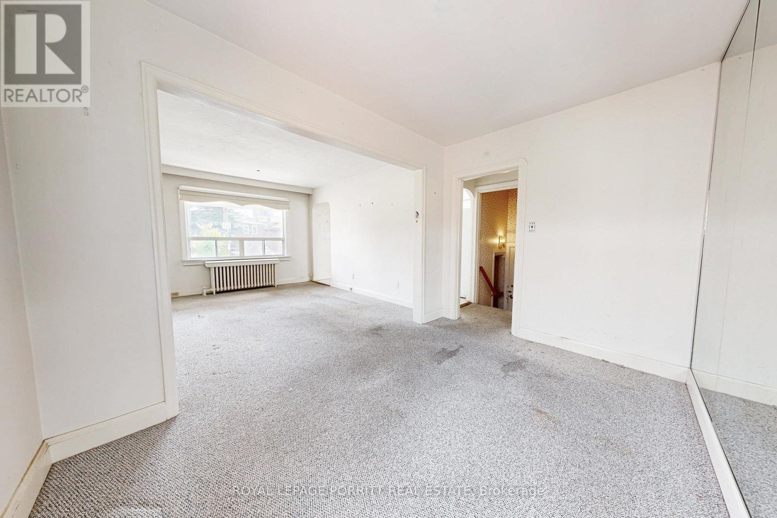 18 Stephen Drive, Toronto, Ontario  M8Y 3M6 - Photo 13 - W12381524