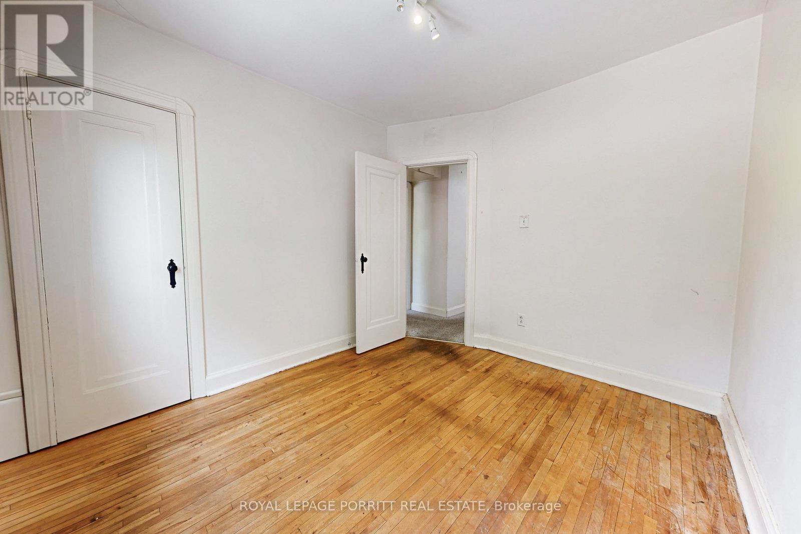 18 Stephen Drive, Toronto, Ontario  M8Y 3M6 - Photo 22 - W12381524