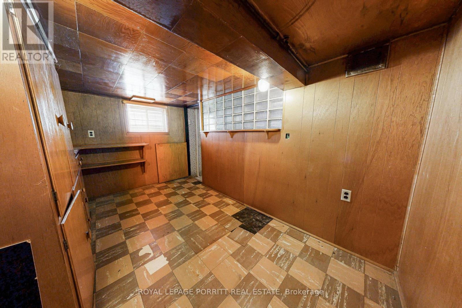 18 Stephen Drive, Toronto, Ontario  M8Y 3M6 - Photo 29 - W12381524