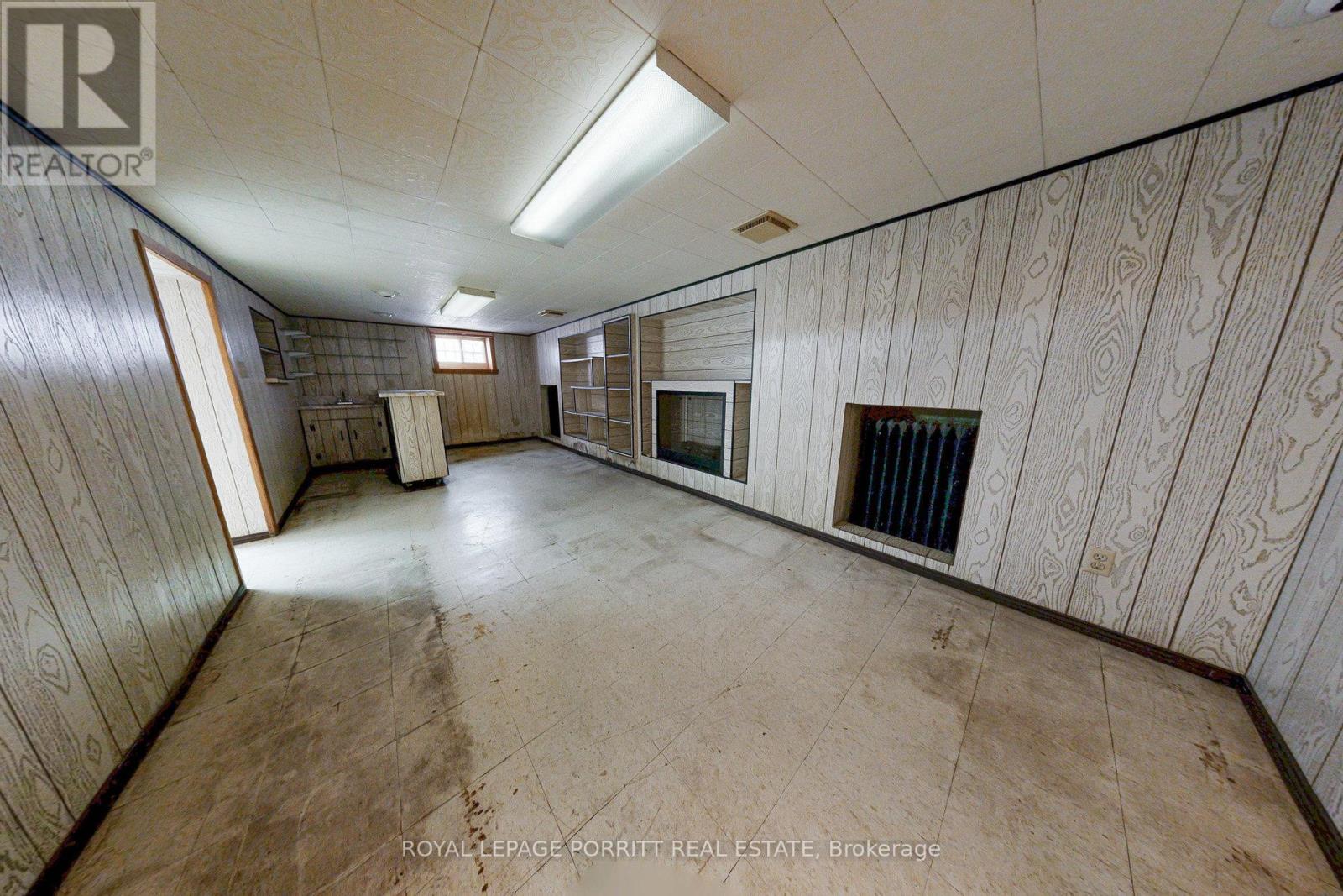 18 Stephen Drive, Toronto, Ontario  M8Y 3M6 - Photo 31 - W12381524
