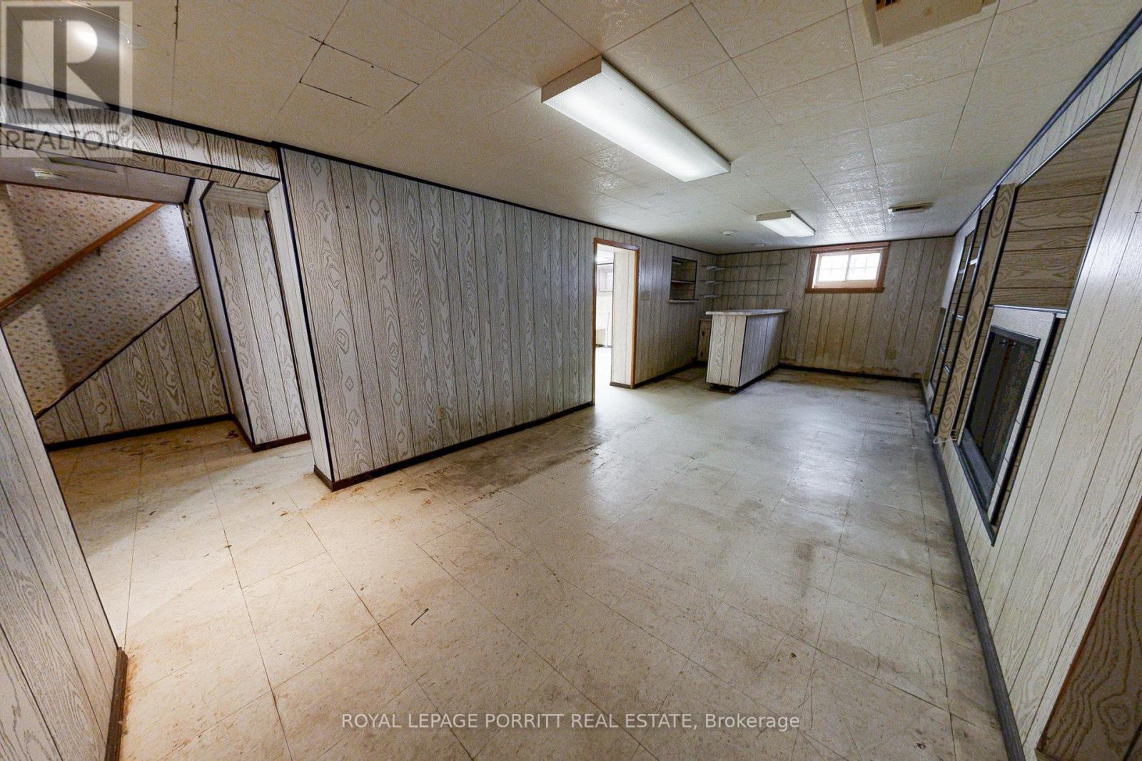 18 Stephen Drive, Toronto, Ontario  M8Y 3M6 - Photo 32 - W12381524