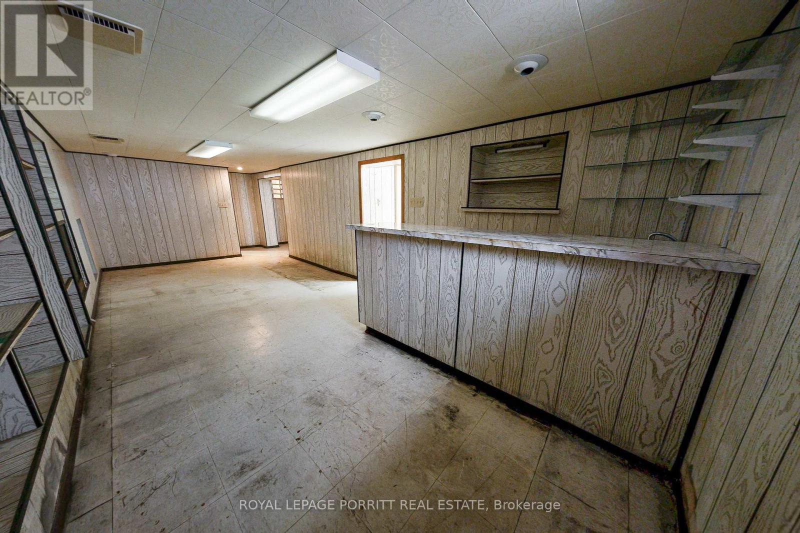 18 Stephen Drive, Toronto, Ontario  M8Y 3M6 - Photo 33 - W12381524