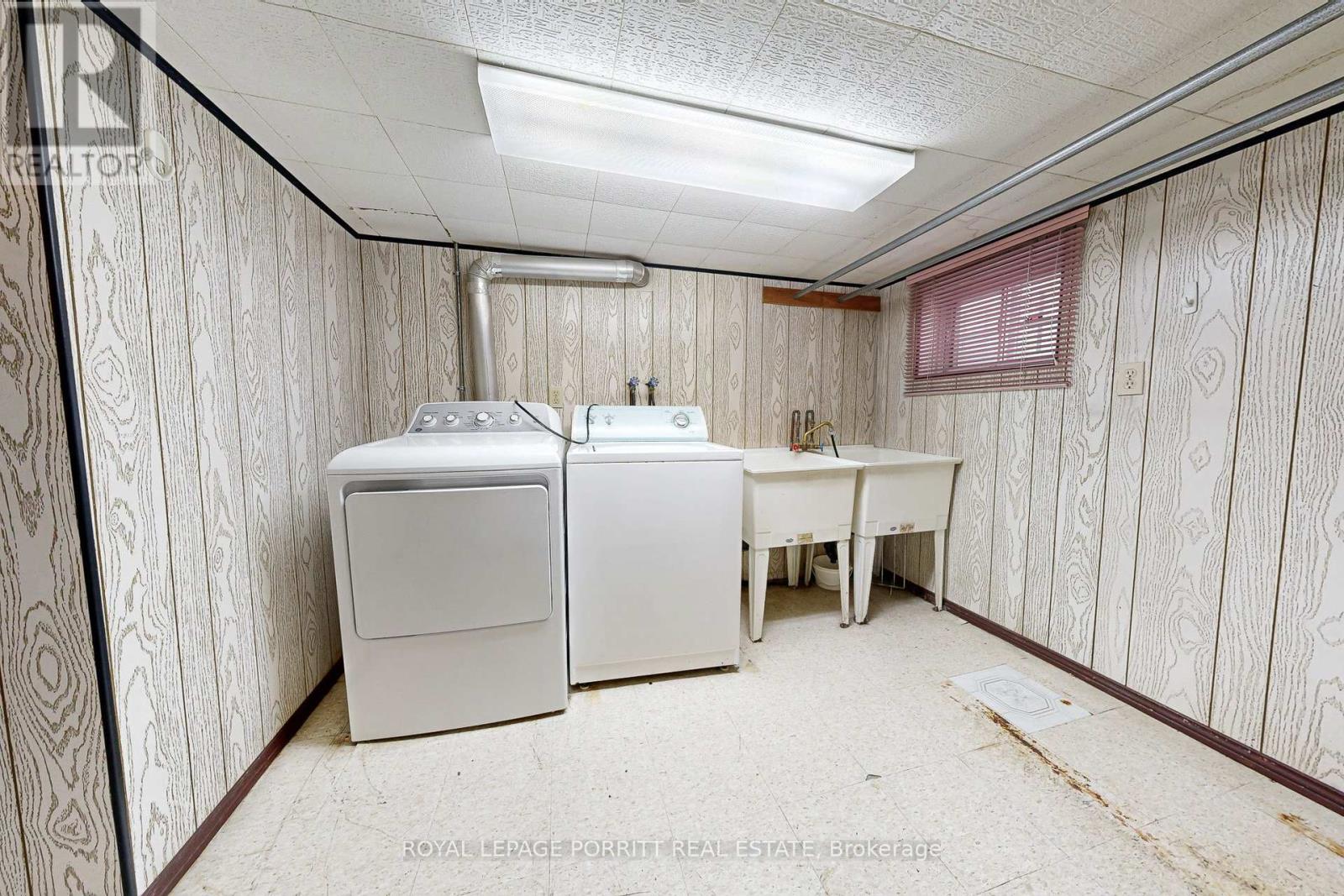 18 Stephen Drive, Toronto, Ontario  M8Y 3M6 - Photo 34 - W12381524