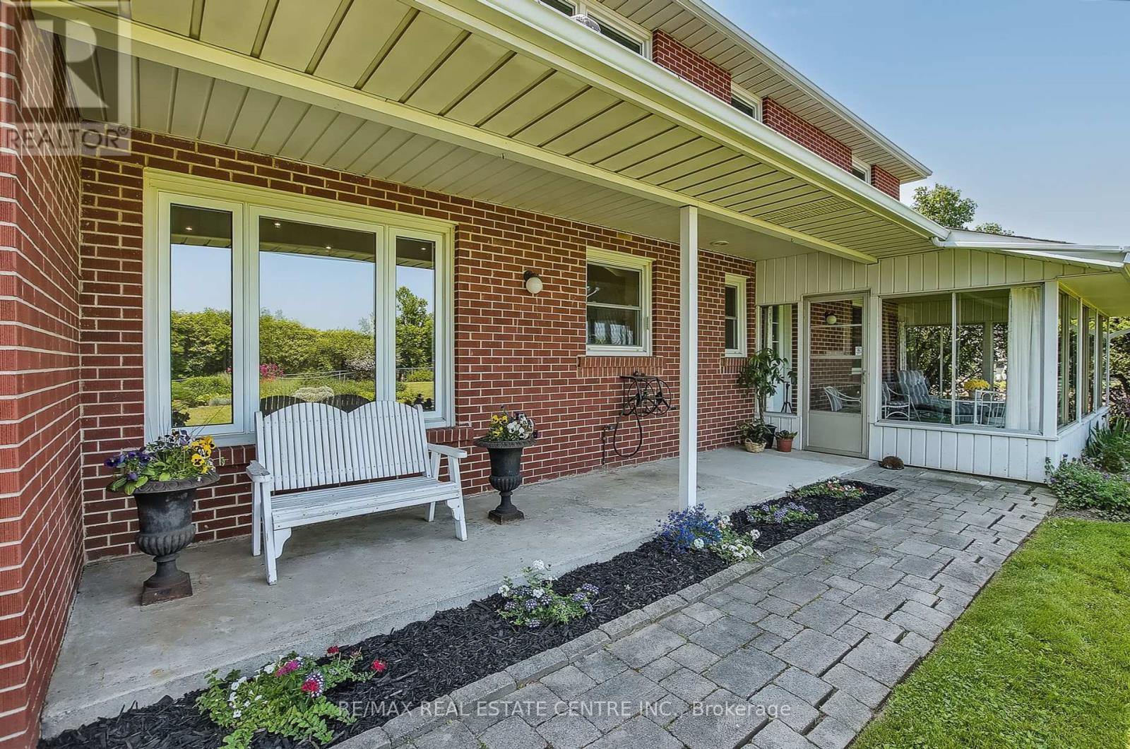 2151 No 1 Side Road, Burlington, Ontario  L7P 0S3 - Photo 38 - W12381530