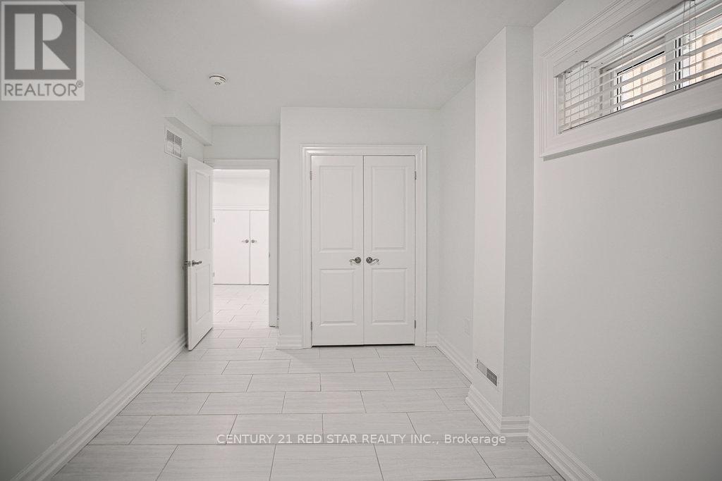 164 Elmhurst Drive, Toronto (Rexdale-Kipling), Ontario  M9W 2K6 - Photo 37 - W12381531