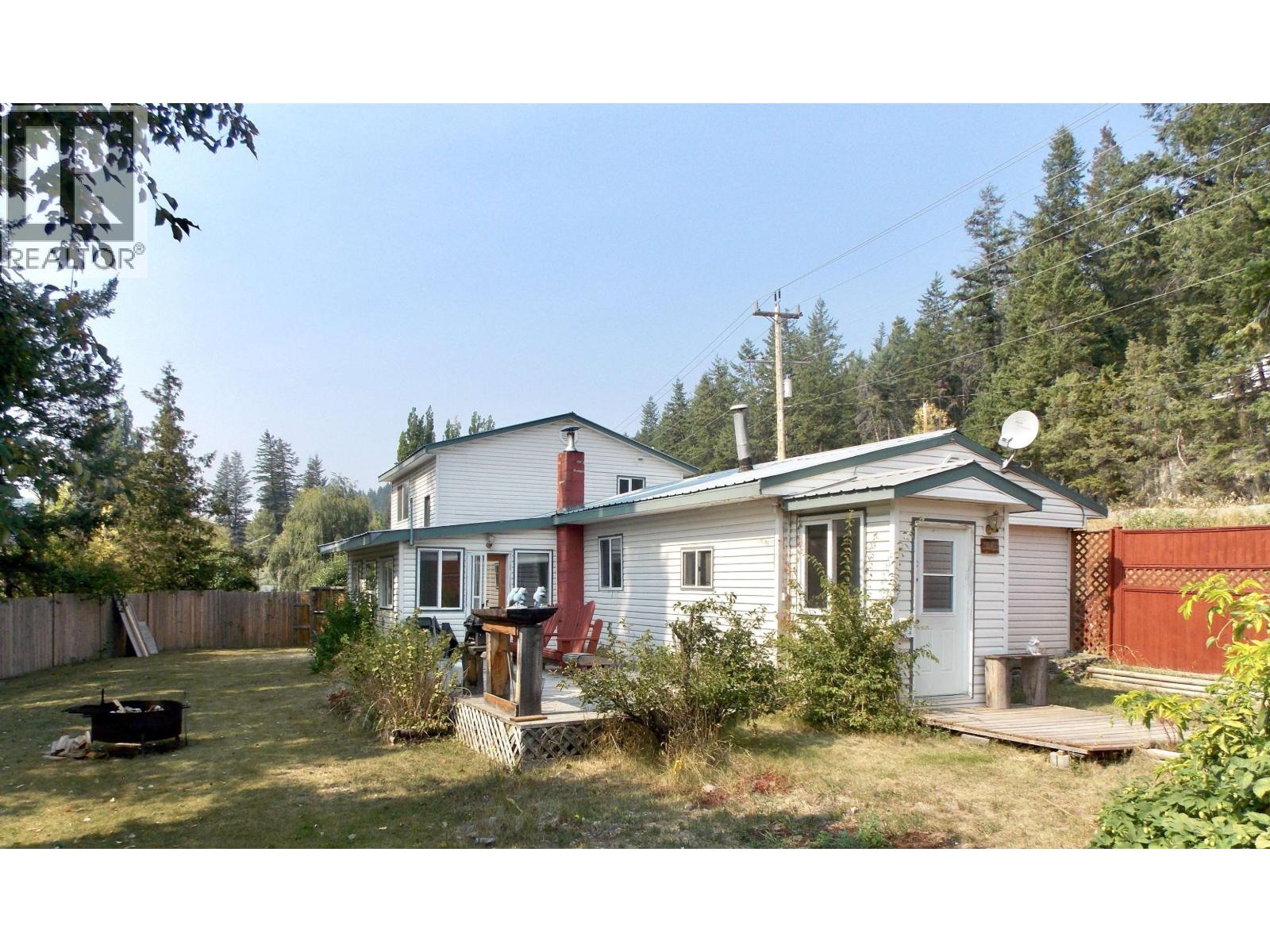 6735 LAGERQUIST ROAD, McLeese Lake, British Columbia