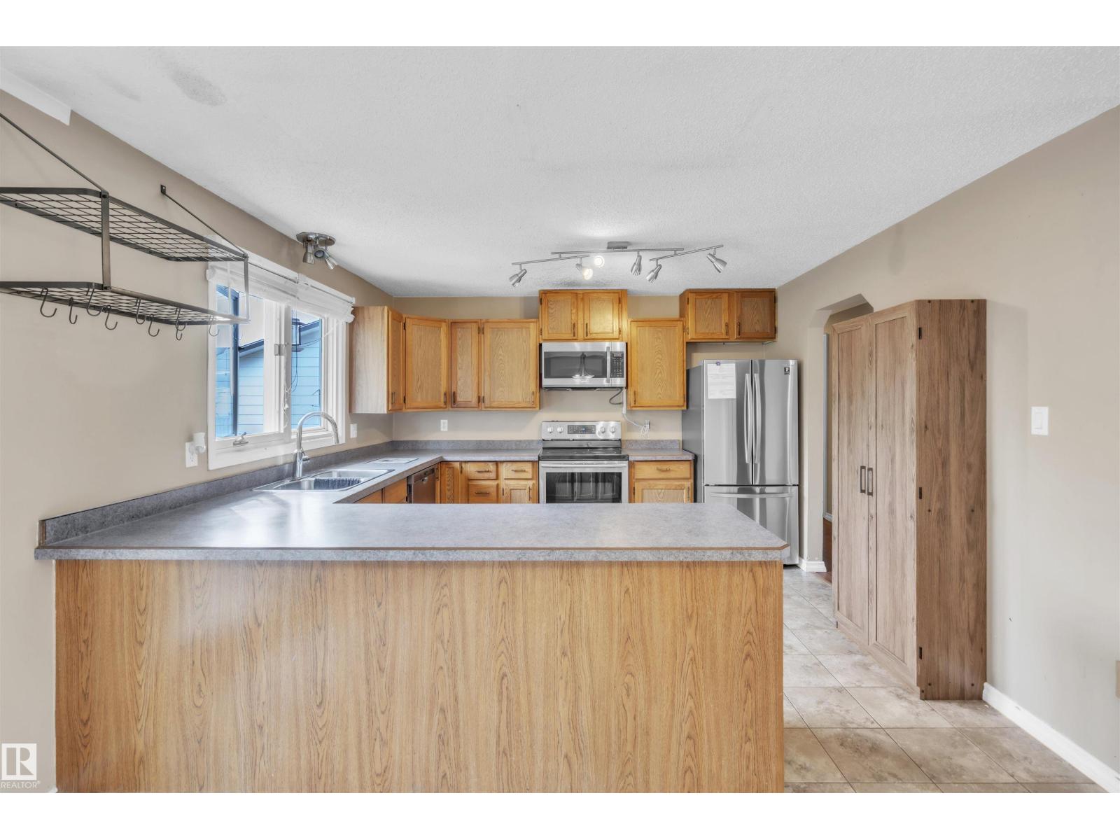 620 13 St, Cold Lake, Alberta  T9M 1B2 - Photo 3 - E4456091