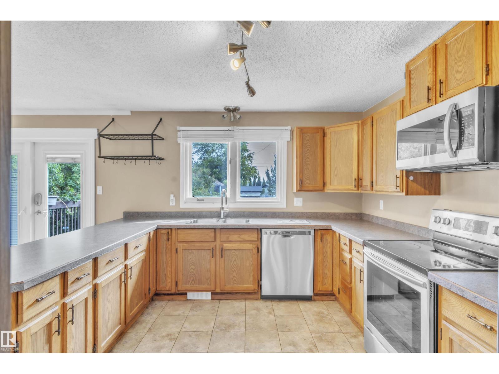 620 13 St, Cold Lake, Alberta  T9M 1B2 - Photo 5 - E4456091
