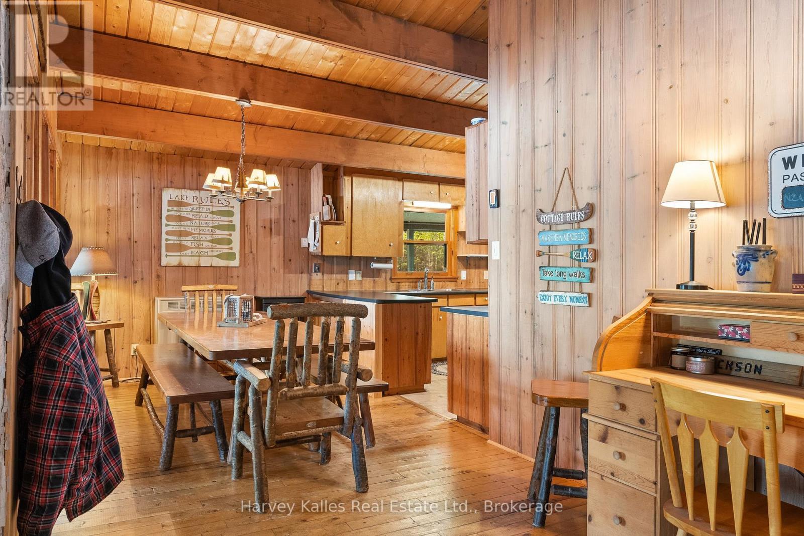 1033 Scott Lane, Lake Of Bays, Ontario  P1H 2J6 - Photo 13 - X12381717