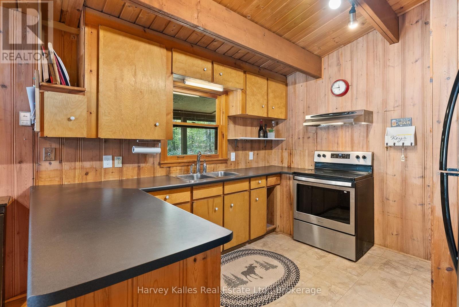 1033 Scott Lane, Lake Of Bays, Ontario  P1H 2J6 - Photo 16 - X12381717