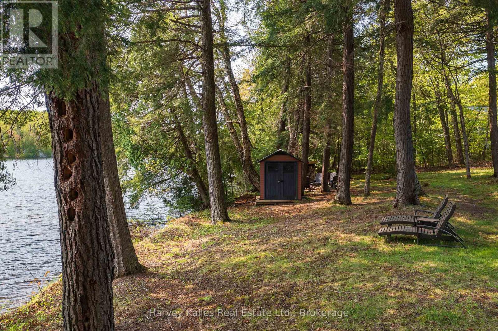 1033 Scott Lane, Lake Of Bays, Ontario  P1H 2J6 - Photo 6 - X12381717