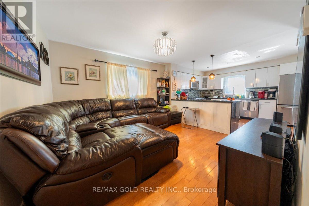 113 Rollo Drive N, Ajax, Ontario  L1S 7C1 - Photo 11 - E12381600