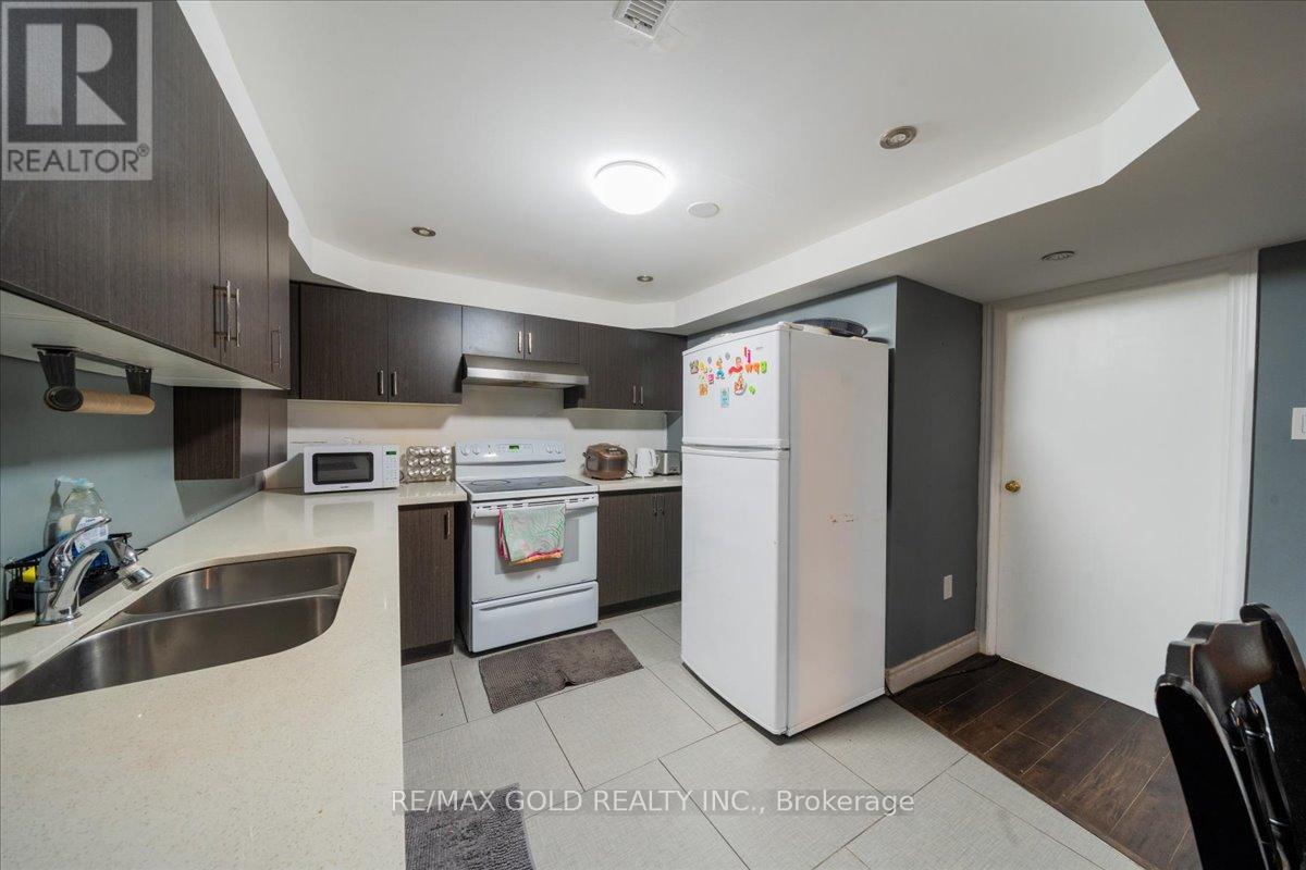 113 Rollo Drive N, Ajax, Ontario  L1S 7C1 - Photo 37 - E12381600