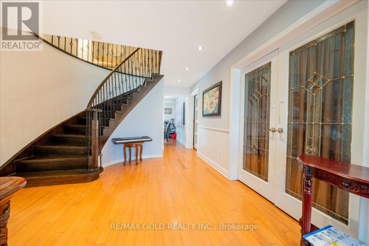 113 Rollo Drive N, Ajax, Ontario  L1S 7C1 - Photo 5 - E12381600