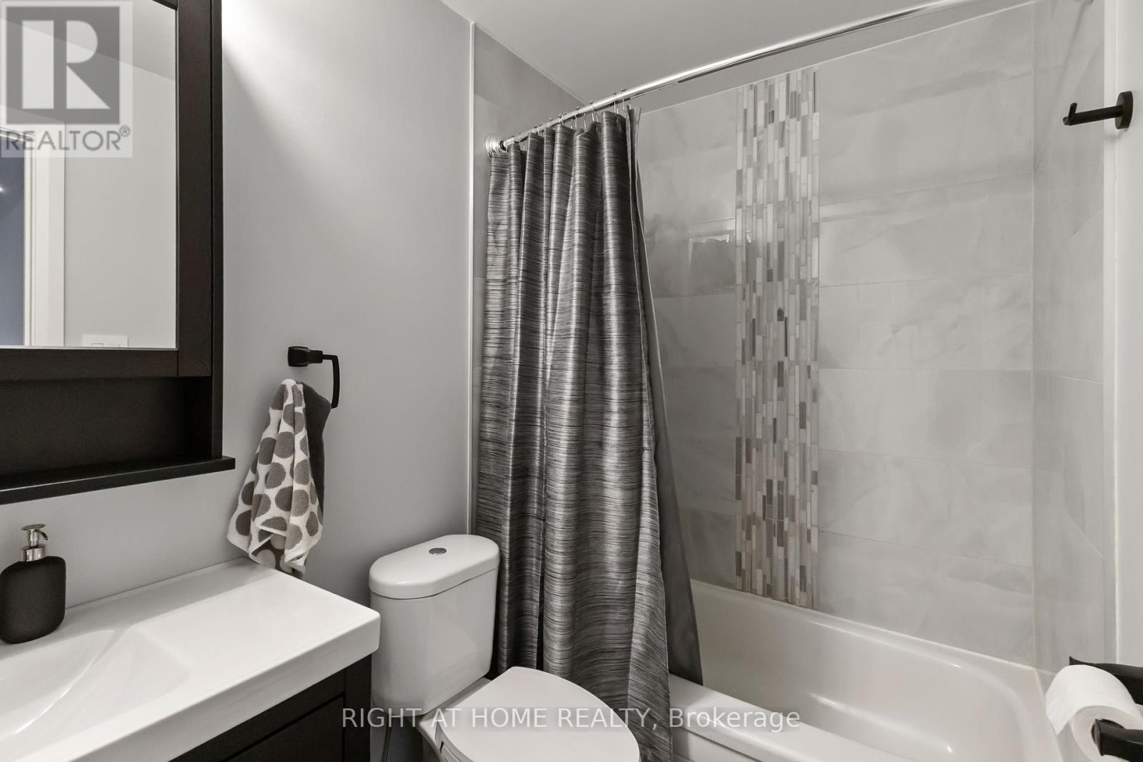 80 - 136 Conway Drive, London South, Ontario  N6E 3N1 - Photo 25 - X12381496
