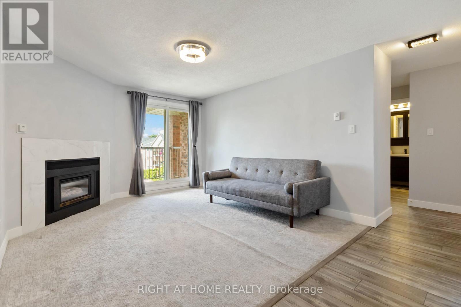 80 - 136 Conway Drive, London South, Ontario  N6E 3N1 - Photo 4 - X12381496