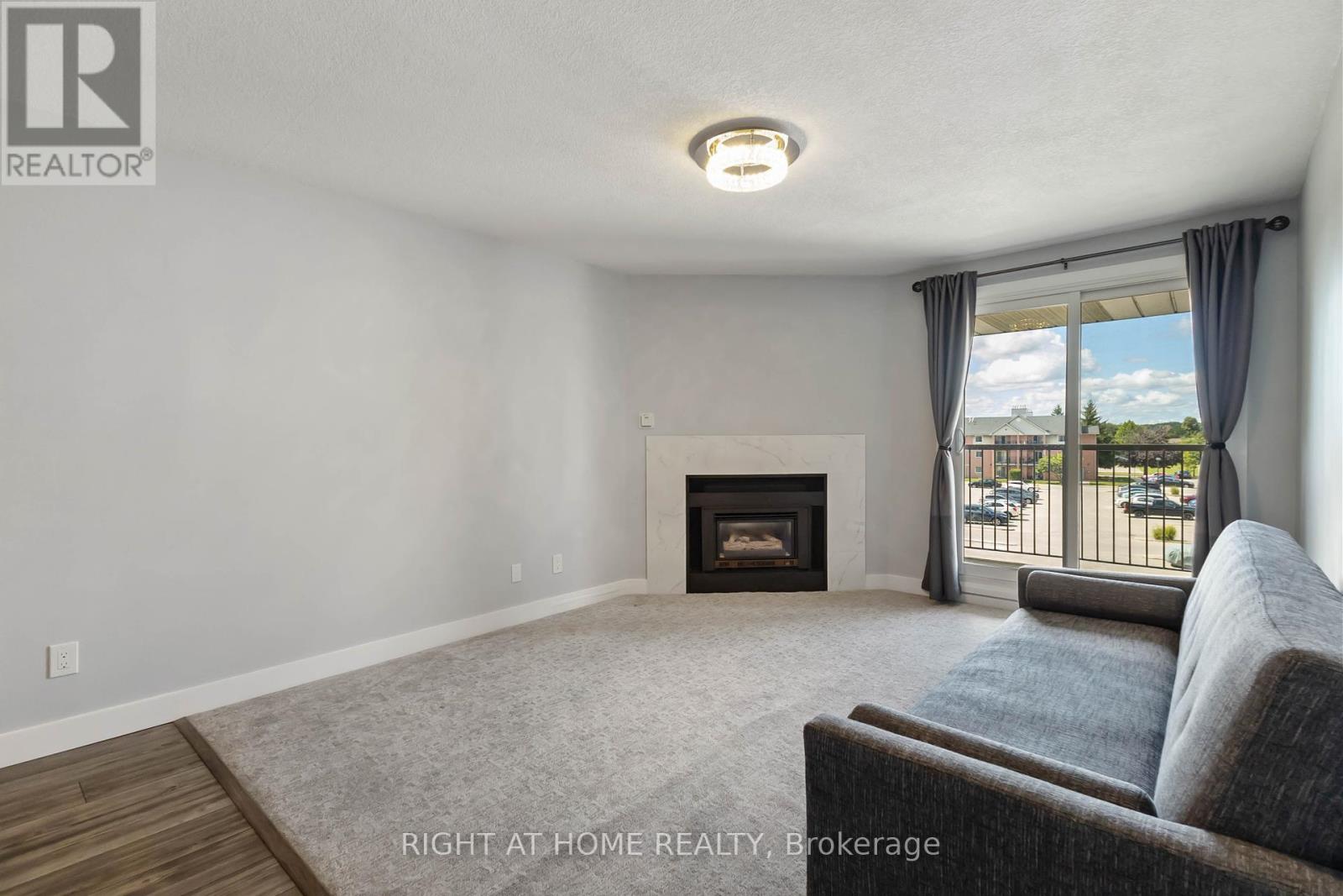 80 - 136 Conway Drive, London South, Ontario  N6E 3N1 - Photo 5 - X12381496