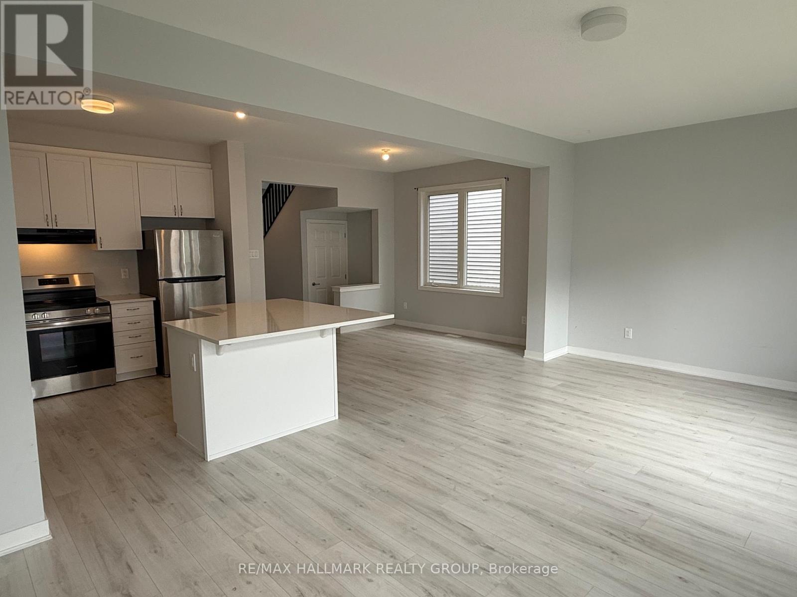 712 Quilter Row, Ottawa, Ontario  K0A 2Z0 - Photo 6 - X12381704