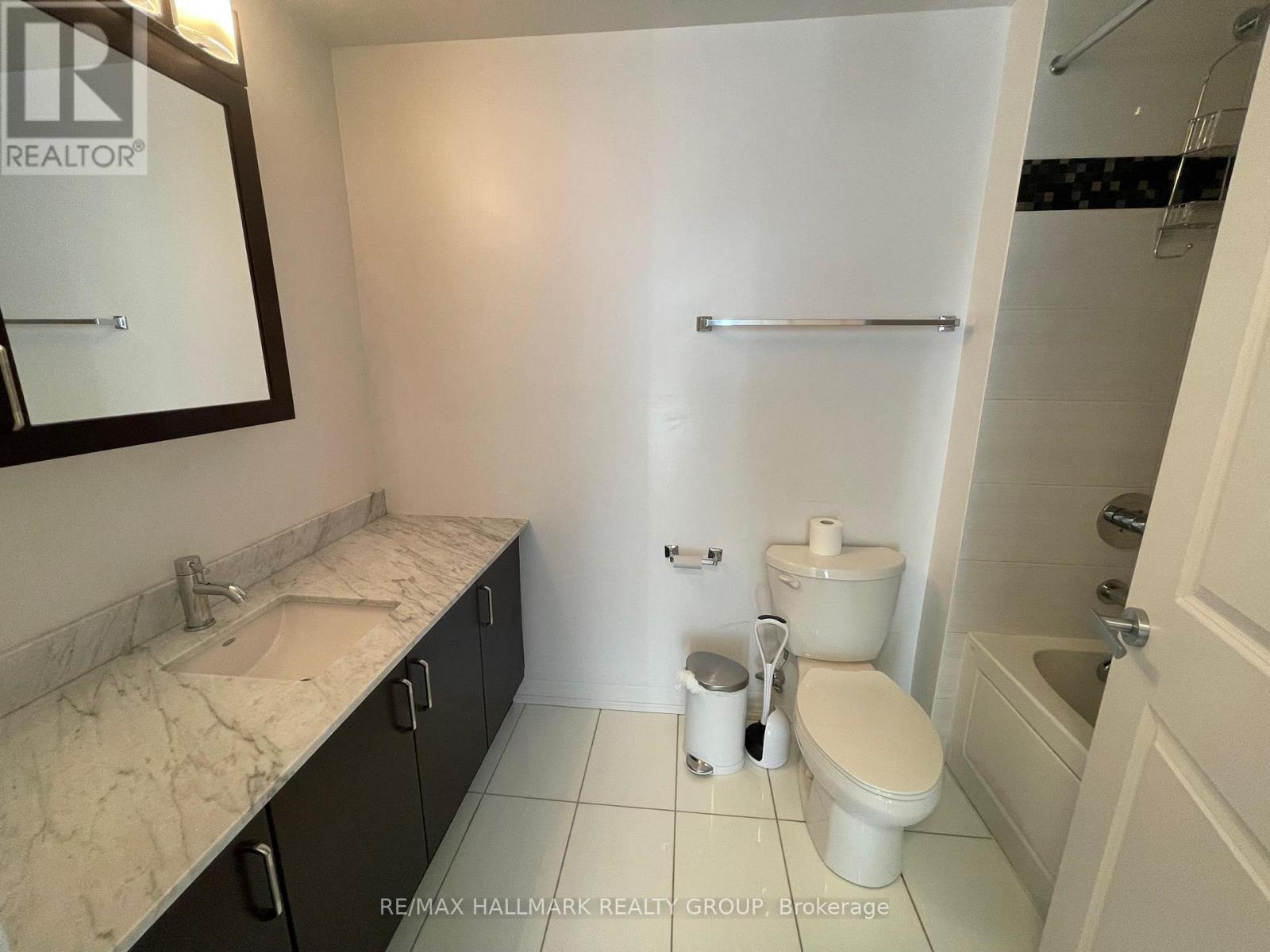 2201 - 242 Rideau Street, Ottawa, Ontario  K1N 0B7 - Photo 15 - X12381831