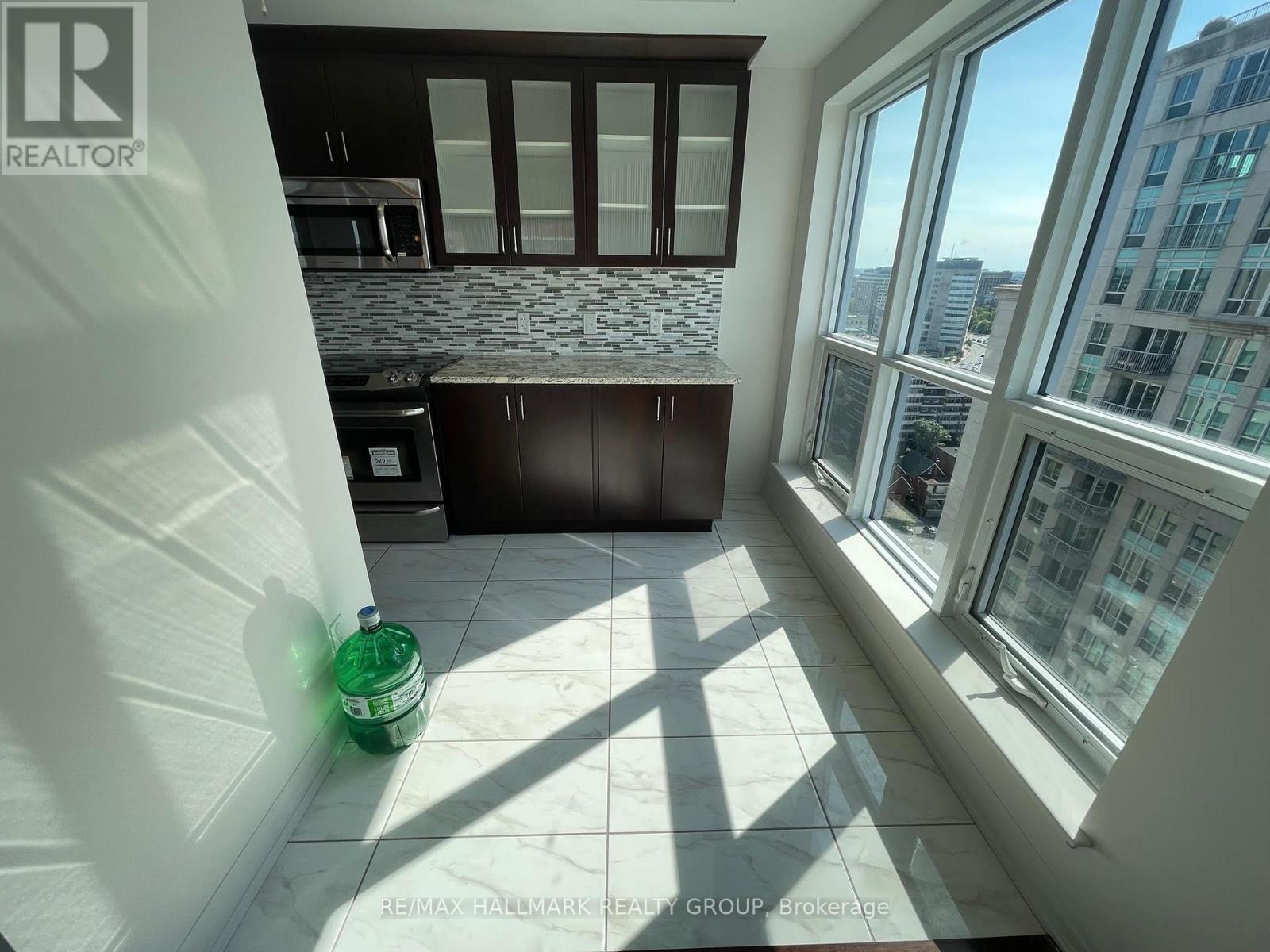 2201 - 242 Rideau Street, Ottawa, Ontario  K1N 0B7 - Photo 6 - X12381831
