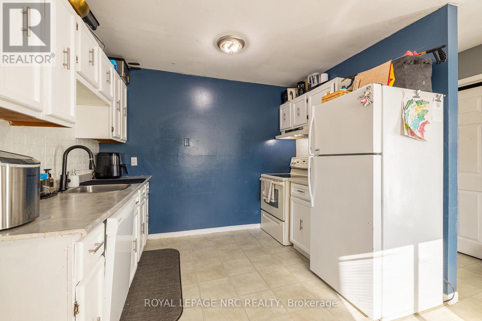 39 - 4215 Meadowvale Drive, Niagara Falls, Ontario  L2E 5W8 - Photo 10 - X12381677