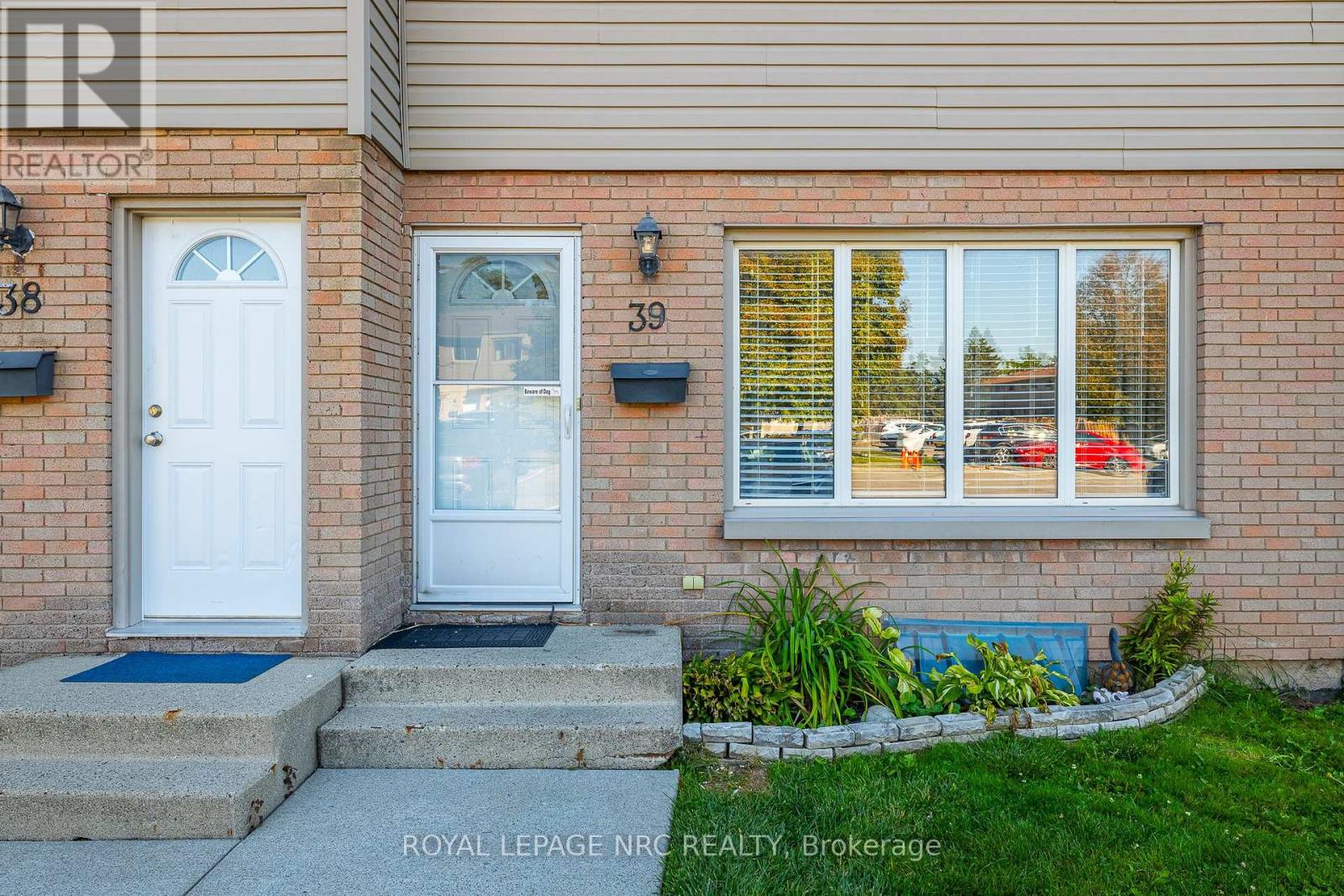 39 - 4215 Meadowvale Drive, Niagara Falls, Ontario  L2E 5W8 - Photo 3 - X12381677