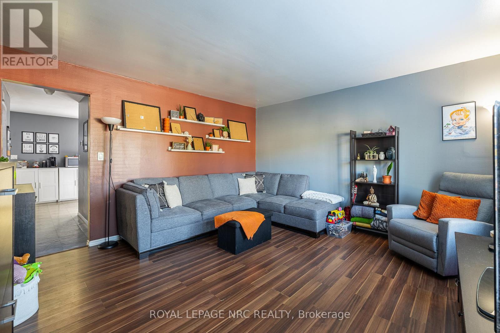 39 - 4215 Meadowvale Drive, Niagara Falls, Ontario  L2E 5W8 - Photo 5 - X12381677