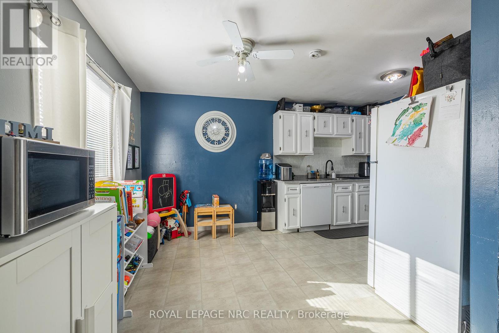 39 - 4215 Meadowvale Drive, Niagara Falls, Ontario  L2E 5W8 - Photo 8 - X12381677