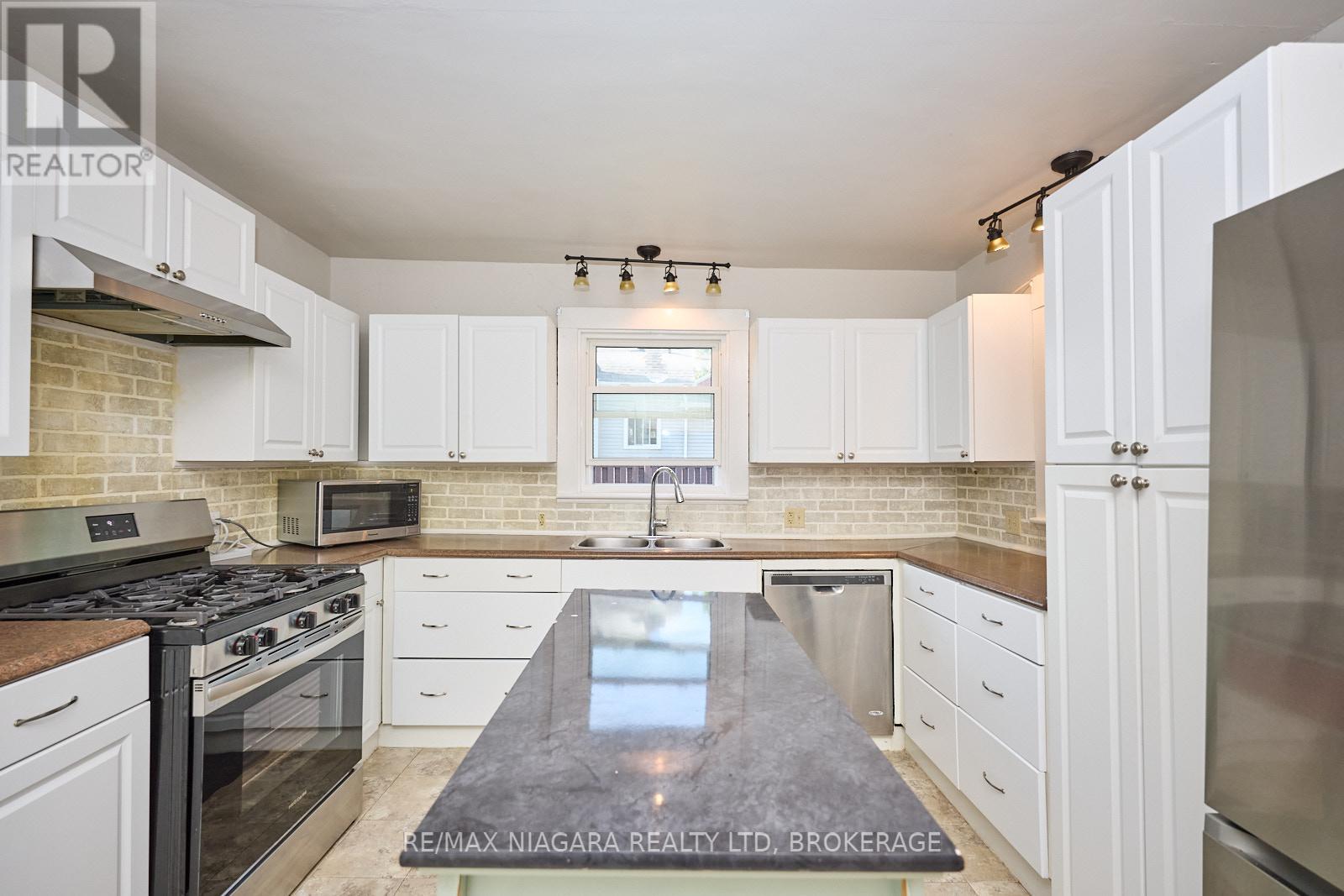 365 South Mill Street, Fort Erie, Ontario  L0S 1N0 - Photo 17 - X12381789