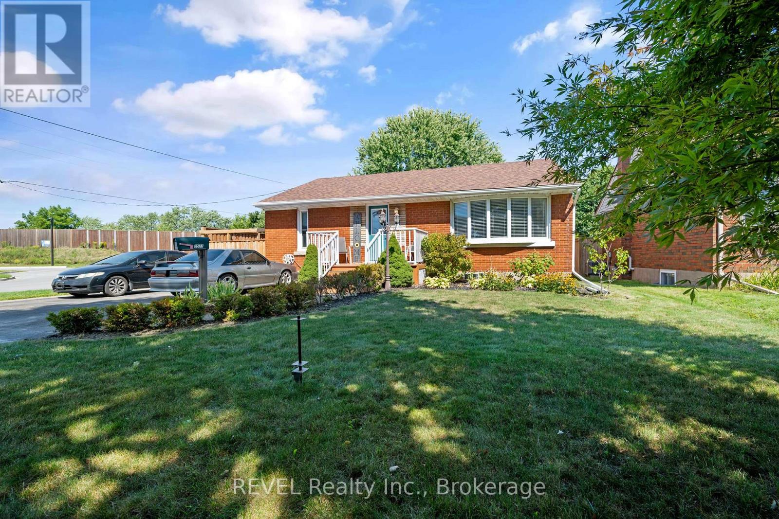 6571 Burdette Drive, Niagara Falls, Ontario  L2E 5H4 - Photo 1 - X12381830