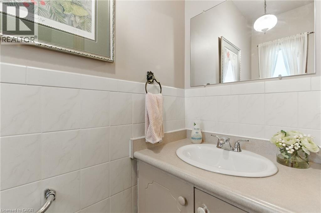 39 Megna Court, Hamilton, Ontario  L9C 6Y6 - Photo 18 - 40763918