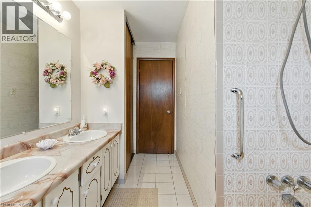 39 Megna Court, Hamilton, Ontario  L9C 6Y6 - Photo 29 - 40763918