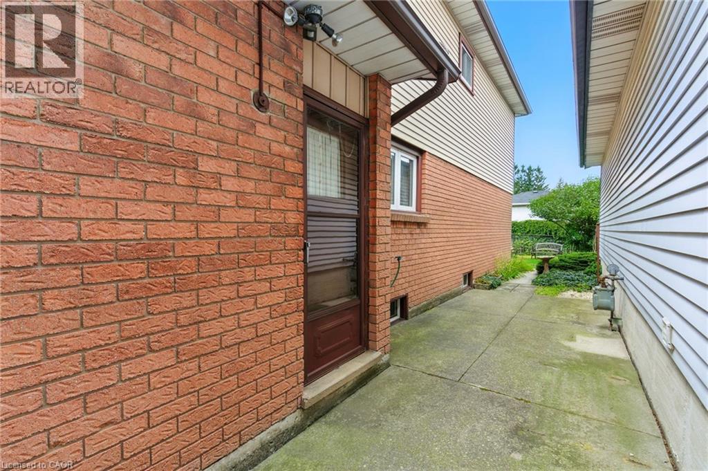 39 Megna Court, Hamilton, Ontario  L9C 6Y6 - Photo 37 - 40763918