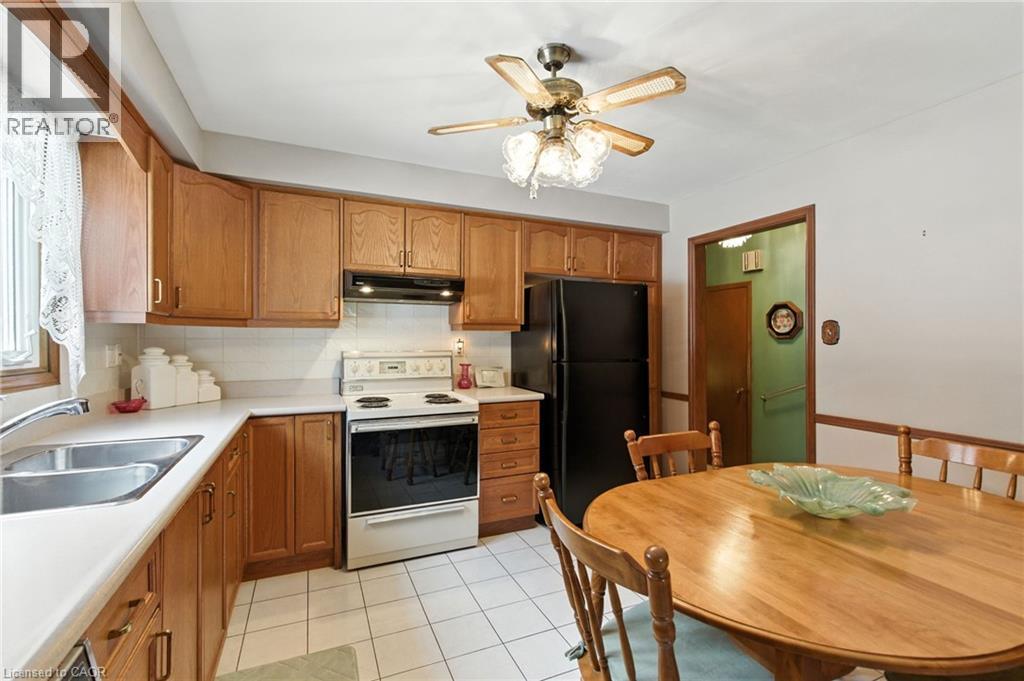 39 Megna Court, Hamilton, Ontario  L9C 6Y6 - Photo 6 - 40763918