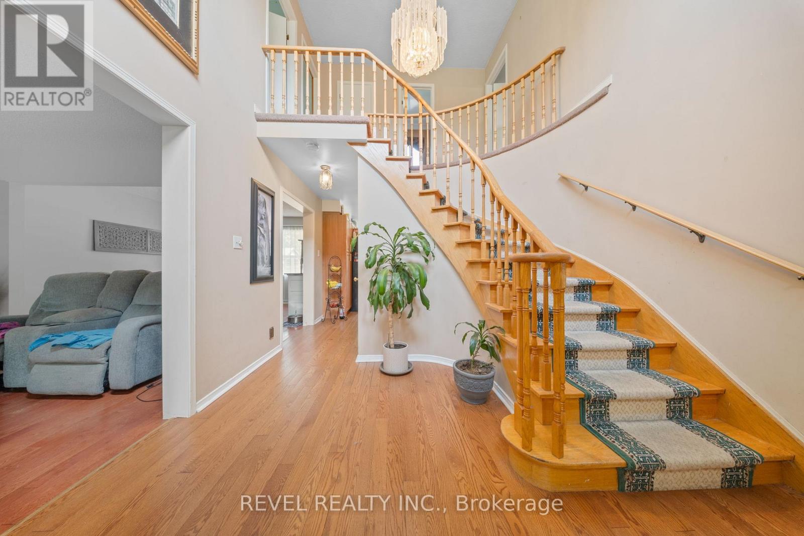 12 Robinson Crescent, Whitby, Ontario  L1N 6W5 - Photo 5 - E12381807