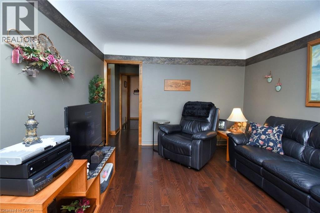 251 East 31st Street, Hamilton, Ontario  L8V 3P6 - Photo 5 - 40766120