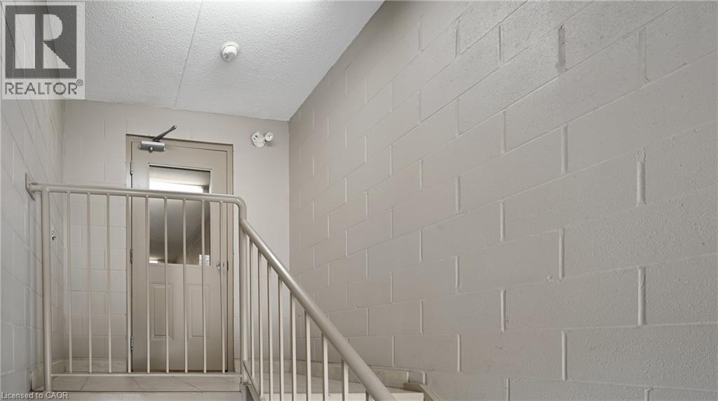 950 Highland Road W Unit# 6, Kitchener, Ontario  N2N 0A5 - Photo 5 - 40766318