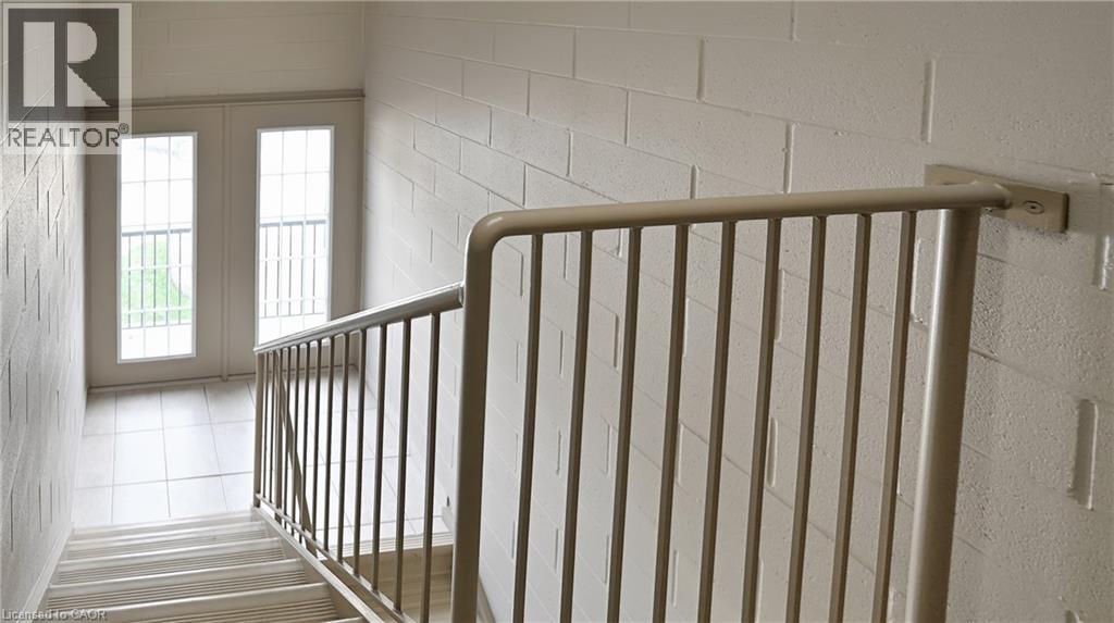 950 Highland Road W Unit# 6, Kitchener, Ontario  N2N 0A5 - Photo 4 - 40766318