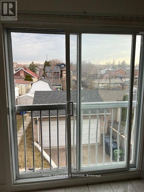 Upper - 169 Chambers Avenue, Toronto, Ontario  M6N 3M5 - Photo 7 - W12270605