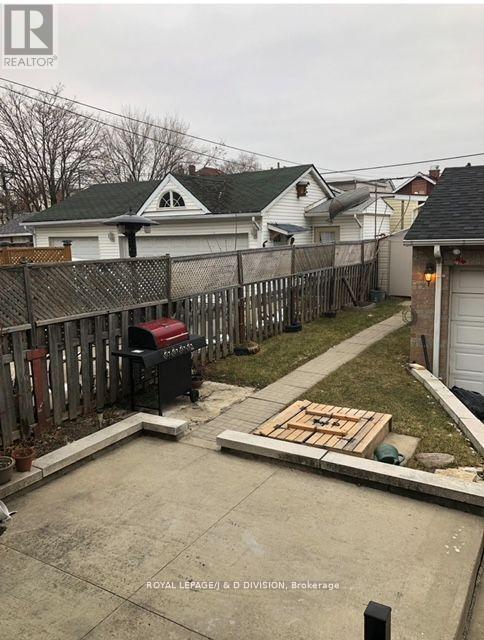 Upper - 169 Chambers Avenue, Toronto, Ontario  M6N 3M5 - Photo 22 - W12270605