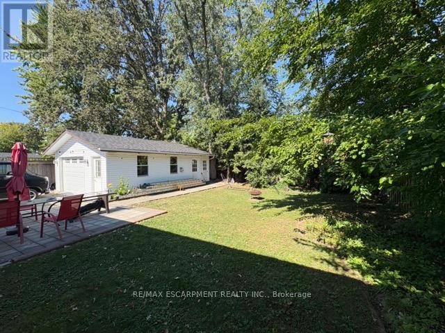 5433 Spruce Avenue, Burlington, Ontario  L7L 1N8 - Photo 3 - W12381622