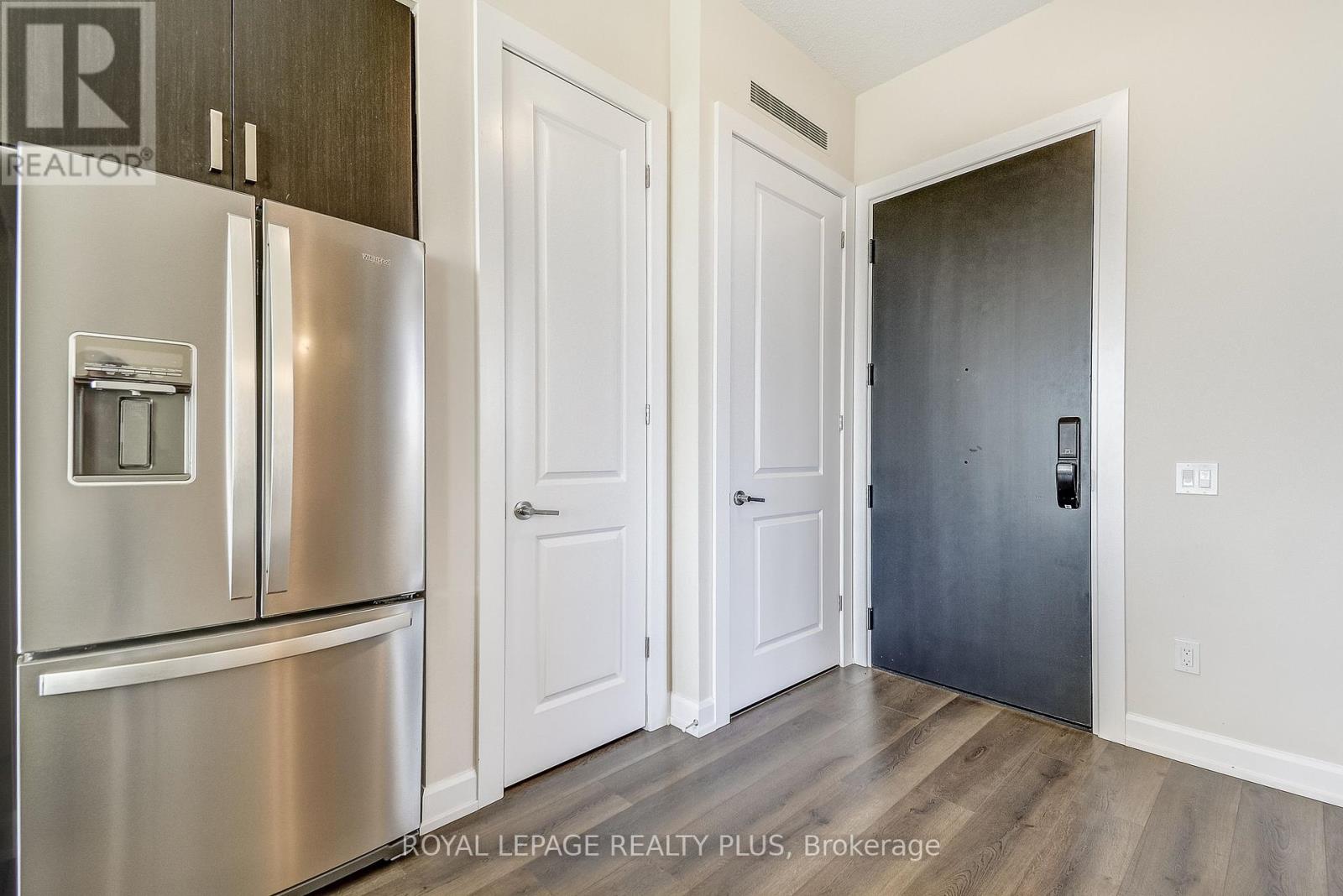 2202 - 3220 William Coltson Avenue, Oakville, Ontario  L6H 7X9 - Photo 5 - W12381638