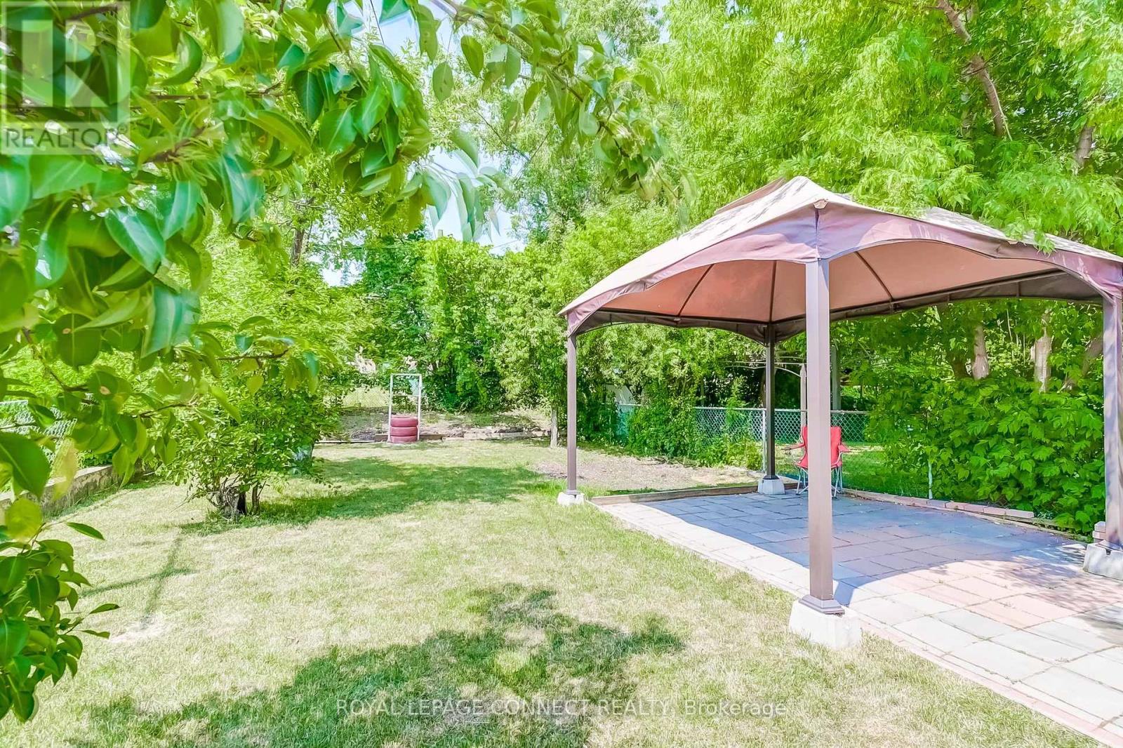 1478 Lawrence Avenue W, Toronto (Maple Leaf), Ontario  M6L 1B3 - Photo 18 - W12381641