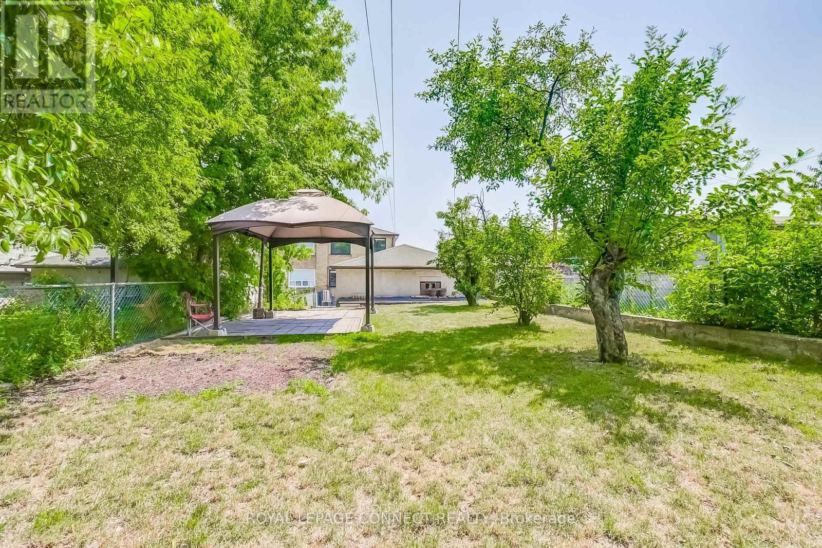 1478 Lawrence Avenue W, Toronto (Maple Leaf), Ontario  M6L 1B3 - Photo 19 - W12381641