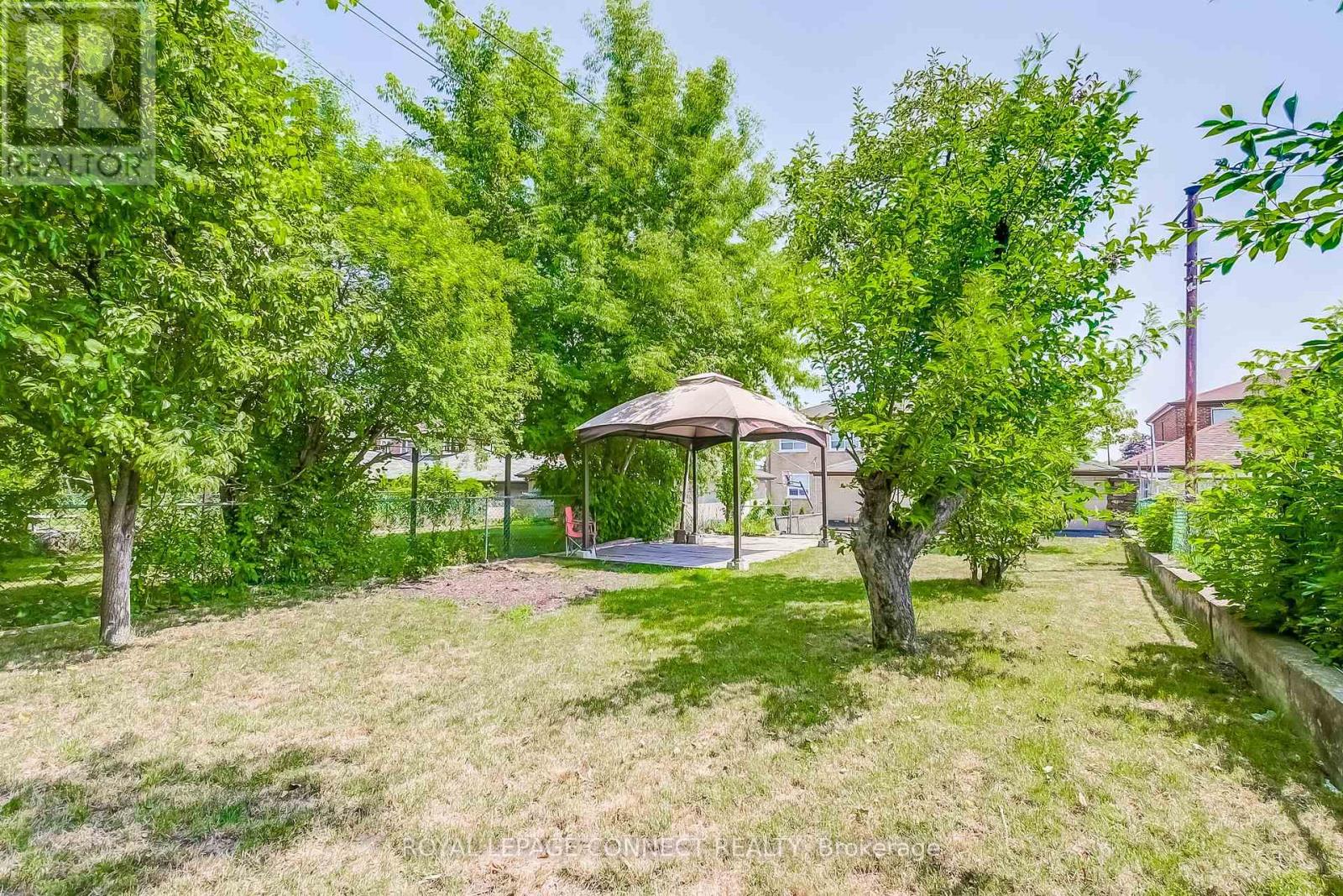 1478 Lawrence Avenue W, Toronto (Maple Leaf), Ontario  M6L 1B3 - Photo 21 - W12381641