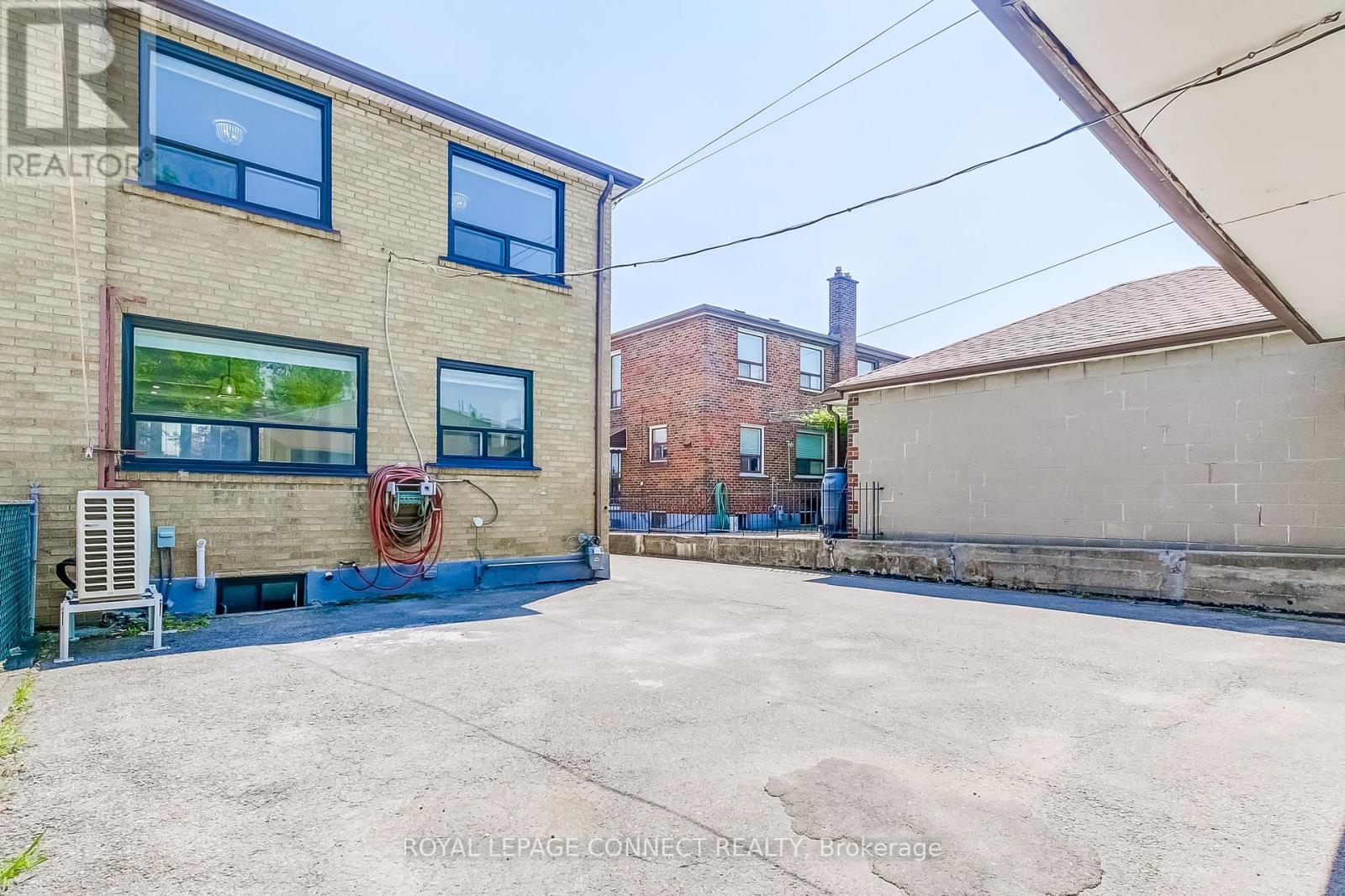 1478 Lawrence Avenue W, Toronto (Maple Leaf), Ontario  M6L 1B3 - Photo 22 - W12381641