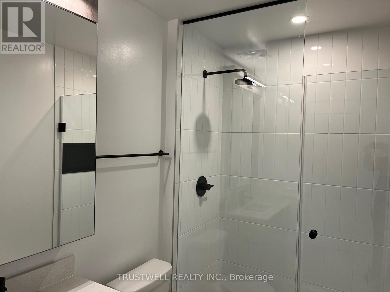 1605 - 2495 Eglinton Avenue W, Mississauga, Ontario  L5M 2V8 - Photo 3 - W12381656