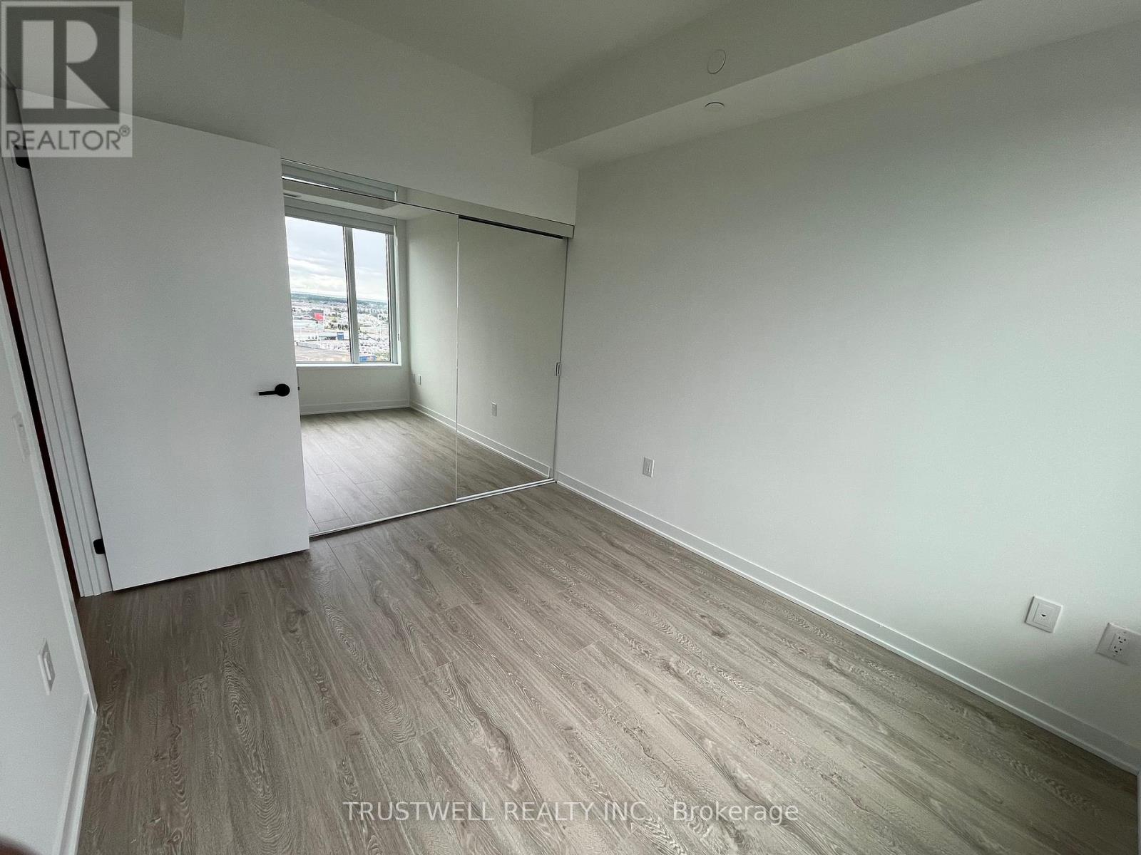 1605 - 2495 Eglinton Avenue W, Mississauga, Ontario  L5M 2V8 - Photo 5 - W12381656