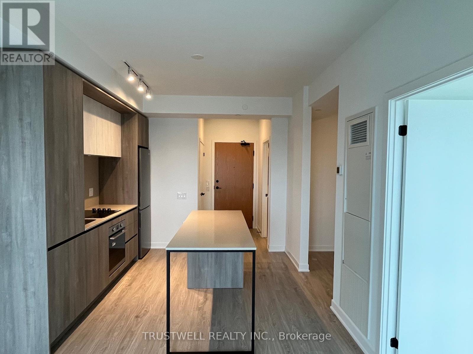 1605 - 2495 Eglinton Avenue W, Mississauga, Ontario  L5M 2V8 - Photo 6 - W12381656
