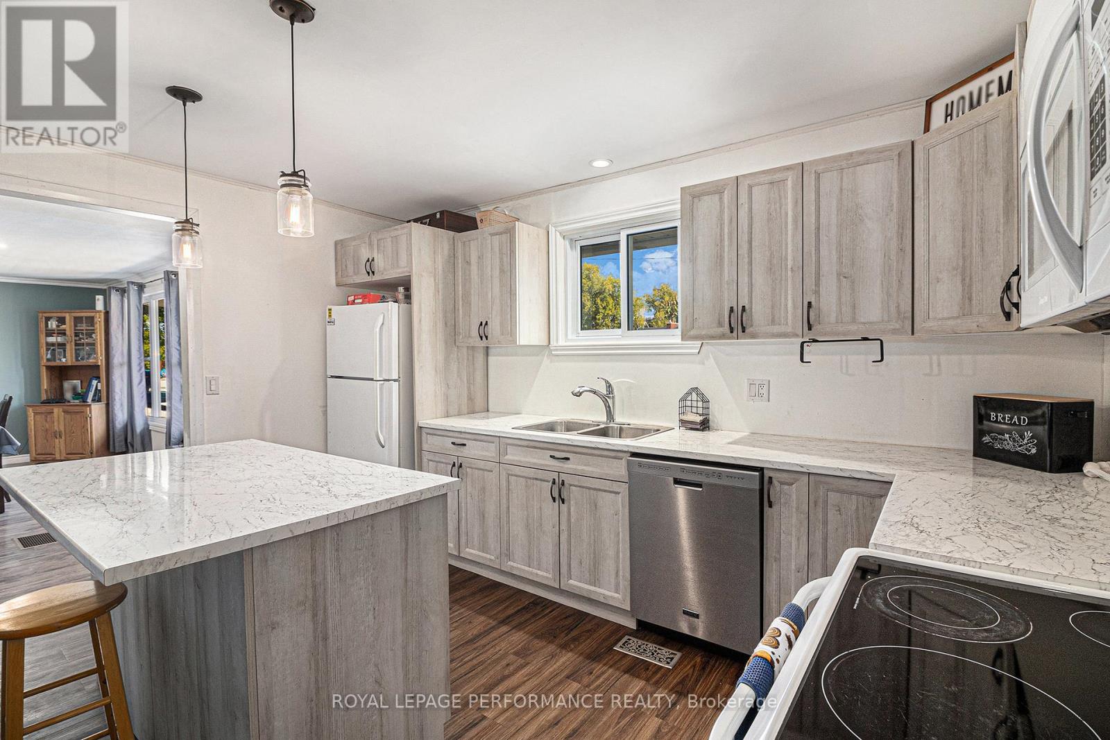 16099 Northfield Road, South Stormont, Ontario  K0C 1R0 - Photo 16 - X12381820
